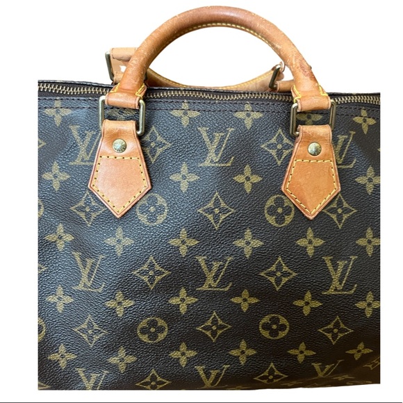 Authentic Louis Vuitton Speedy 40 in Monogram with generic twilly - Picture 8 of 17